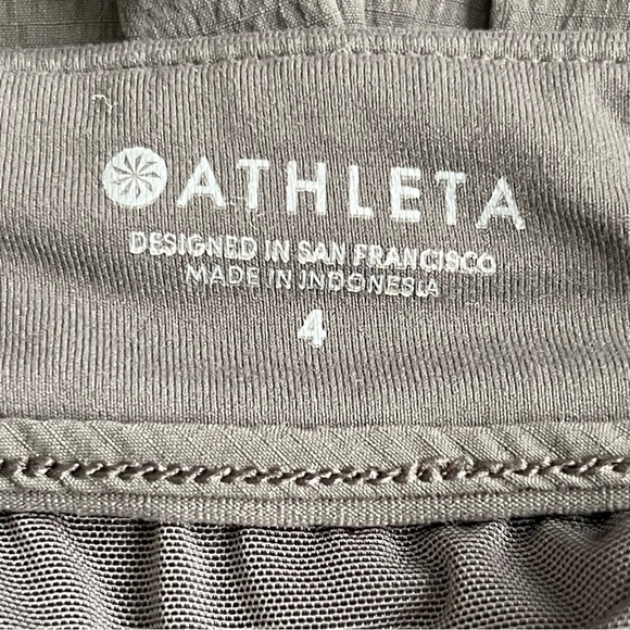Athleta Trekkie North Shorts Women’s Size 4  Gray Zip Pockets Quick Drying - Picture 7 of 8